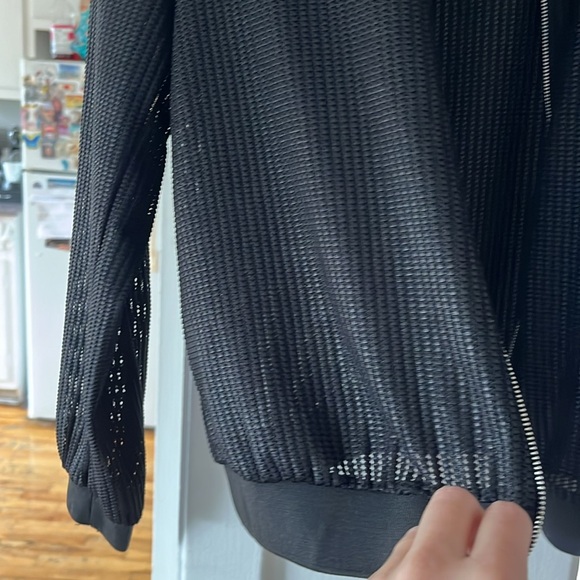 Zara see trou lights jackets black color - Picture 8 of 9